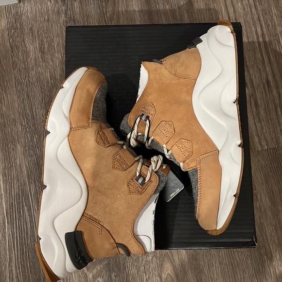 New Sorel Boots 7.5 - Picture 4 of 7